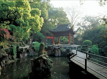 少妇与两个男玩3p:两性观念变迁,3P事件引争议-1