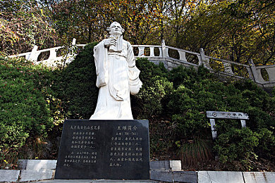 被宿友集体扒开腿用黄瓜：大学生宿舍奇遇记，冒险游戏大受欢迎-2